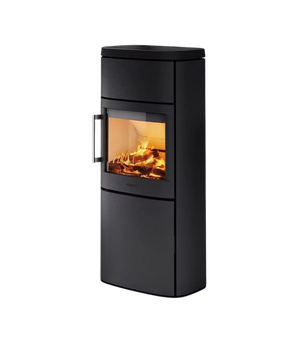 Svart stål kamin med glasdörr och synlig låga i front