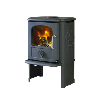 Morsö 3142 gjutjärnskamin med stor glaslucka, konvektionsvärme och klassisk dansk design för effektiv vedeldning.